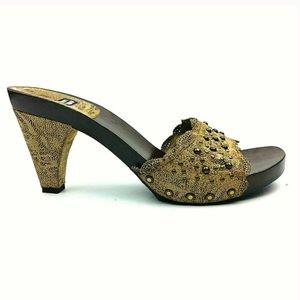 BNWT STUARTWEITZMAN Studded Lace Wood Heel Sandal